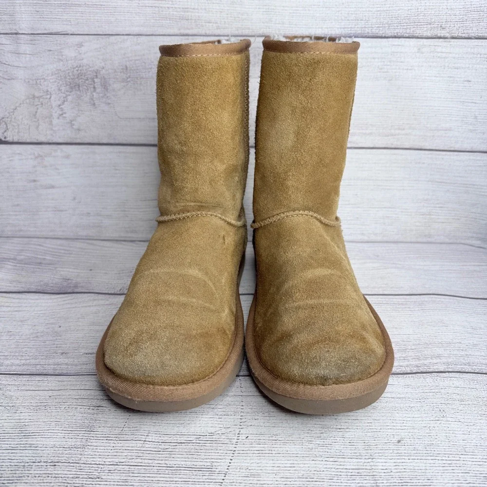 Koolaburra by UGG Victoria Short Chestnut Suede Boots Womens 8 Tan 1017090